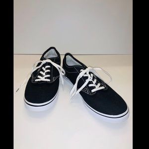 VANS Sneakers in Women’s Size 8